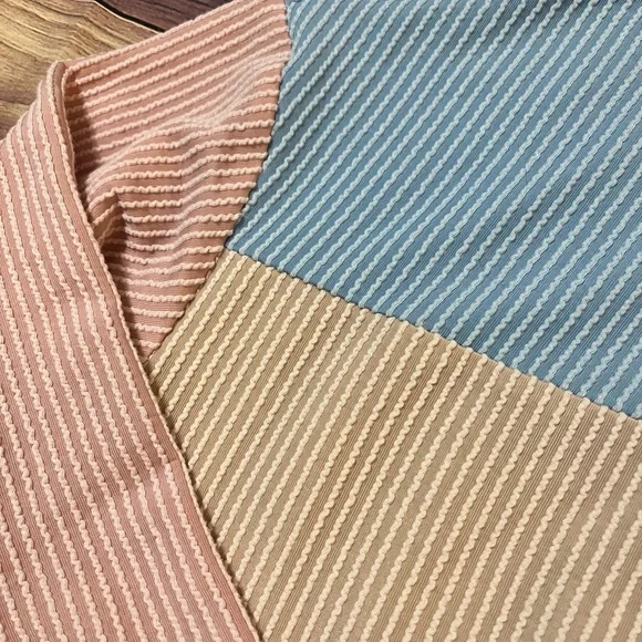 Colorblock Ribbed Sweater - Picture 2 of 3